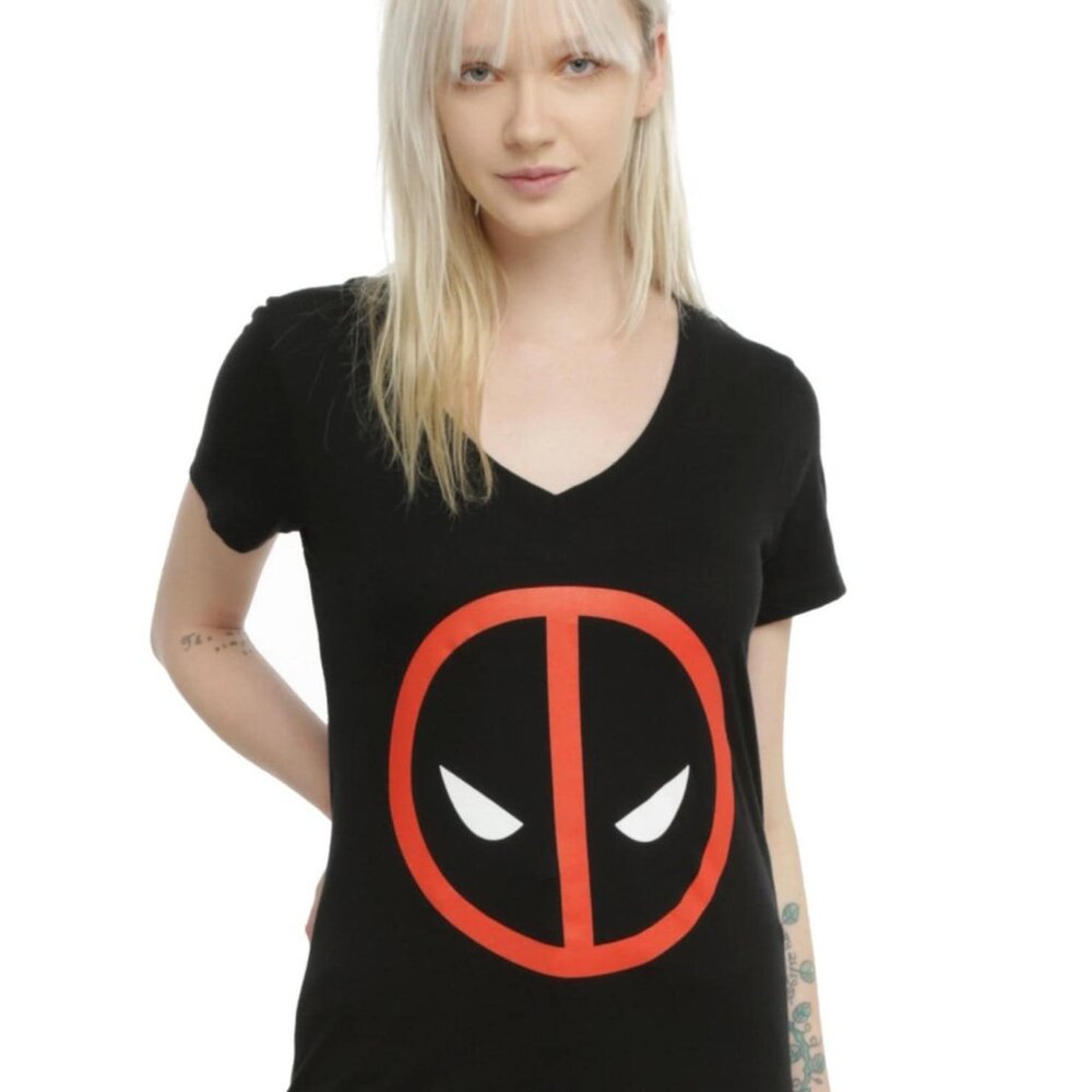 Marvel Black Deadpool Graphic V Neck T Shirt Women's Large
